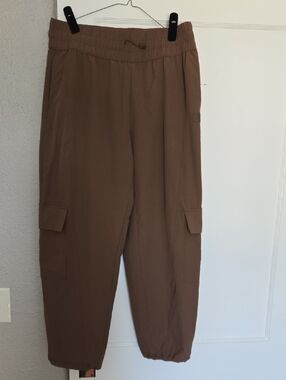 Women's Cargo Jogger Pants in Brown